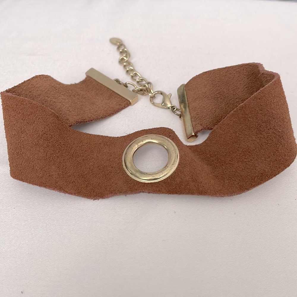 Zara chocker
